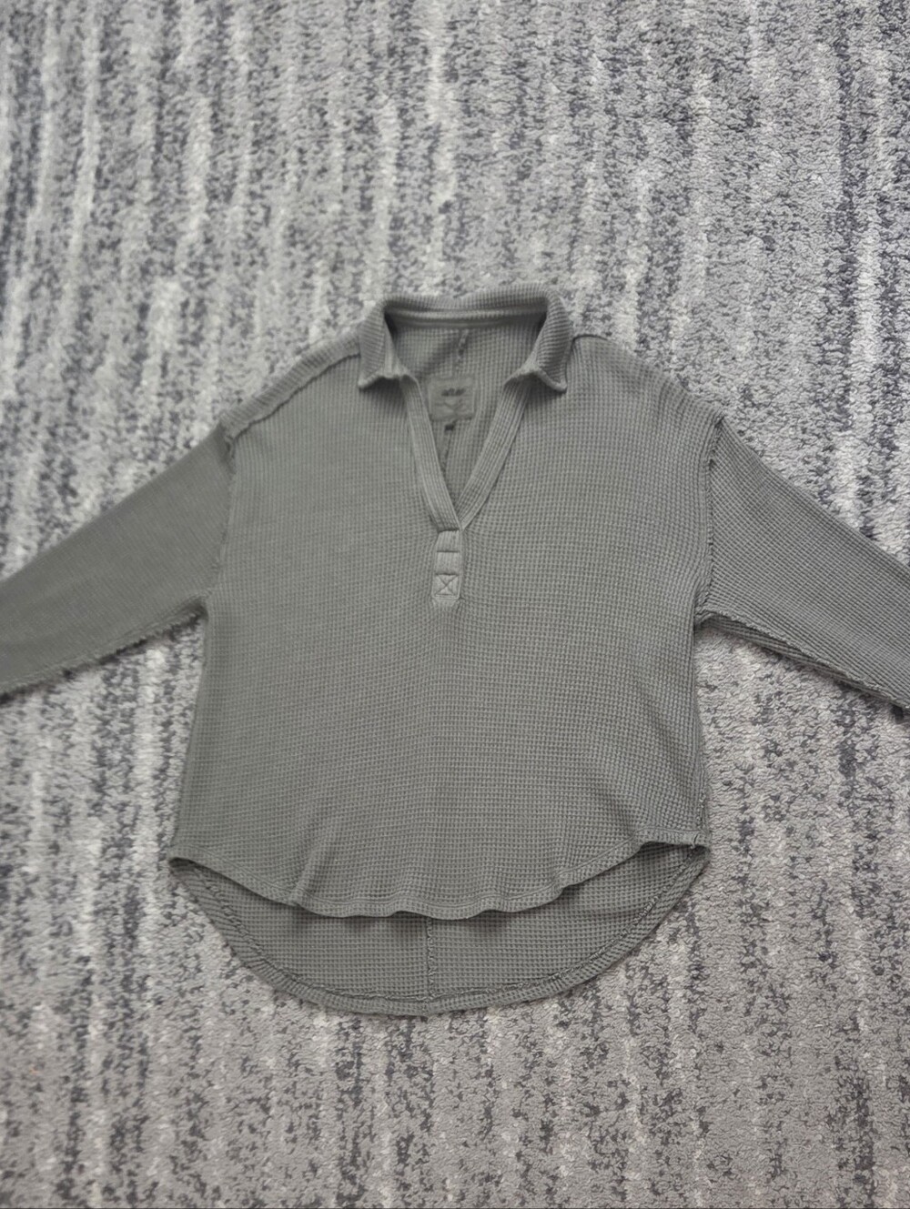 Aerie Size Small Oversized Moss Green V Neck Waffle-Knit Henley Polo Loose Fit - Picture 13 of 14